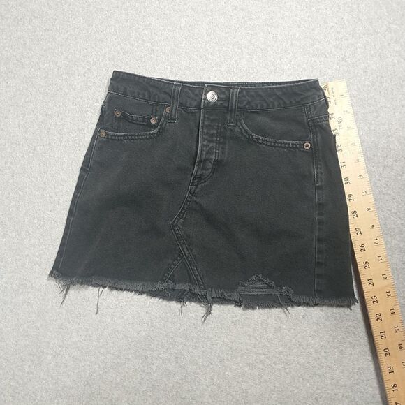 American Eagle Outfitters Skirt, Women's Size 0, Black, Denim, Frayed Hem. - Picture 3 of 9